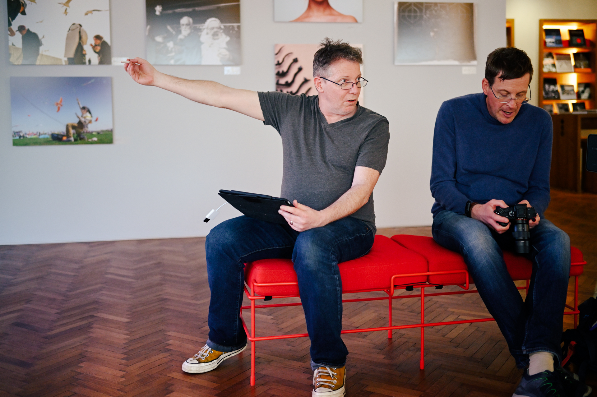 Alex Kilbee leading a workshop session at Galerie G99, Vienna 2025